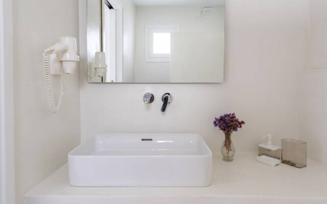 Kymo Luxury Suites Paros