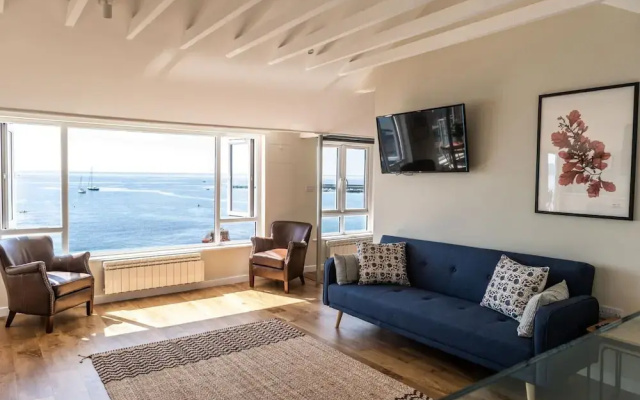 3 Beach Way House