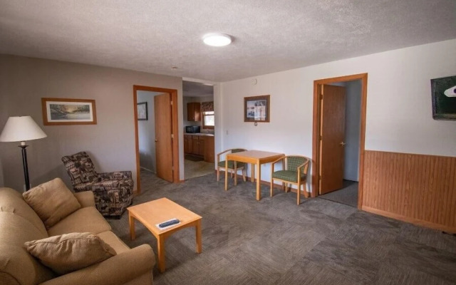 Superior Motel & Suites