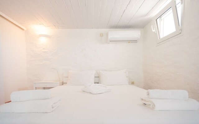 White Sun maisonette overlooking the sea