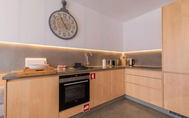 Lovelystay - Sunshine Residence in the Heart of Graça