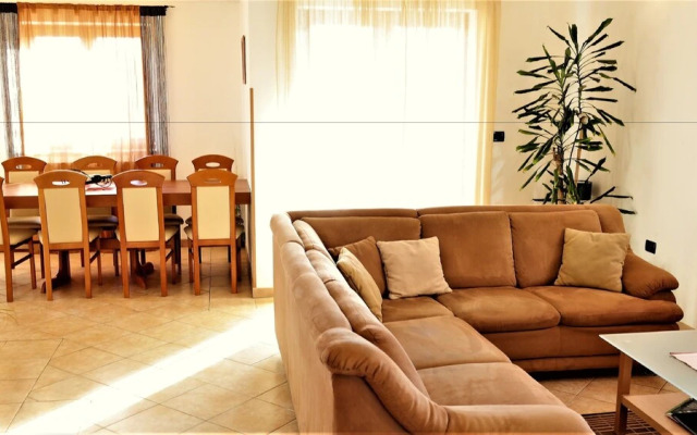 Private Acommodation Istrasoley