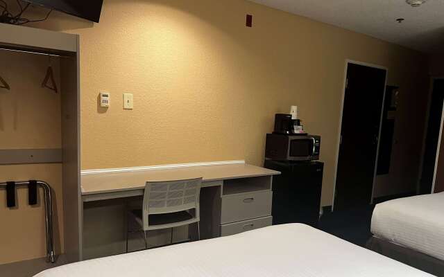Microtel Inn & Suites by Wyndham Houston