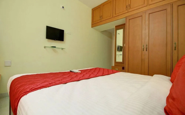 OYO 15427 Hotel Apple Grand