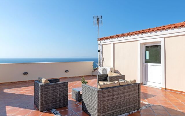 Spacious Villa in Saronida With Swimming Pool
