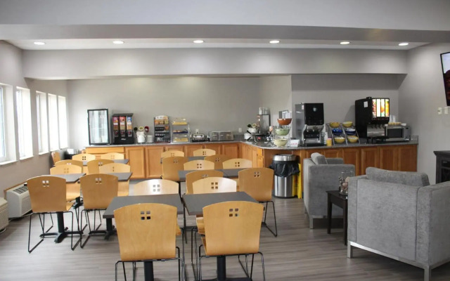 Reston Inn & Suites