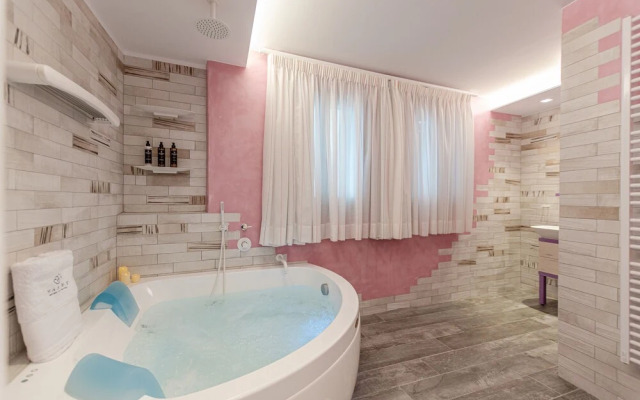 Mariet Naxos Elegant Suites