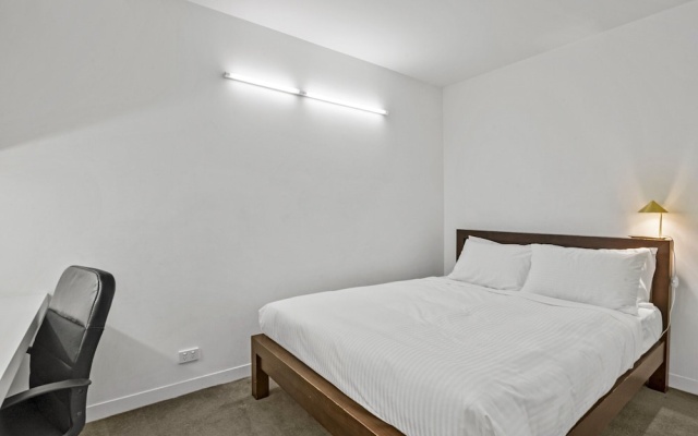 Central 2 Bed Apartment Near Melbourne CBD – Guest Rooms – Melbourne