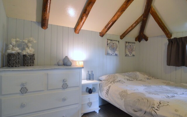 Charming Holiday Home in Hellendoorn Amidst the Forest