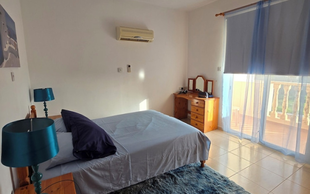 2 Bed Townhouse in Peyia Paradise