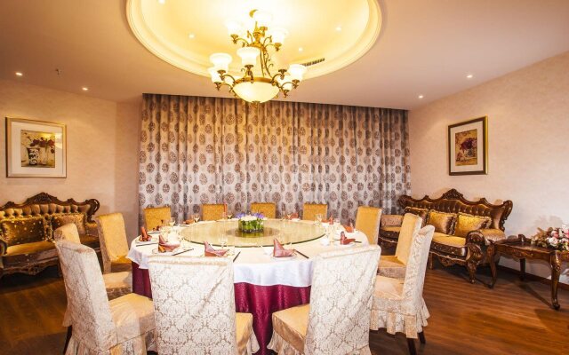 Huachen Impression Hotel