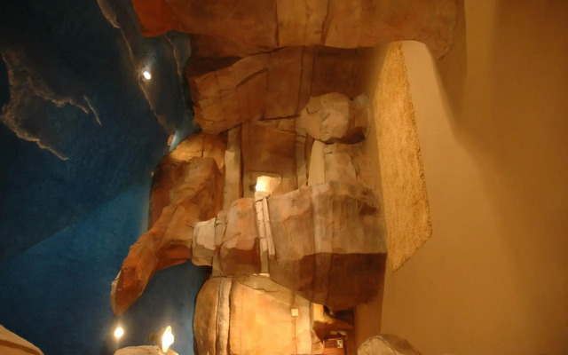 Wildwood Inn Tropical Dome & Theme Suites