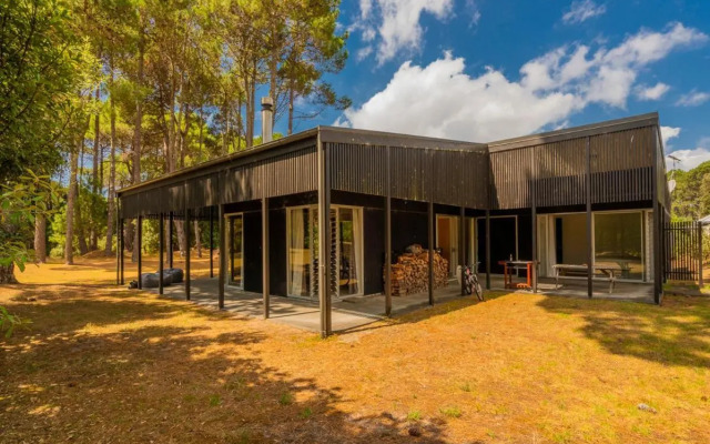 The Golden Hideaway - Matarangi Holiday Home