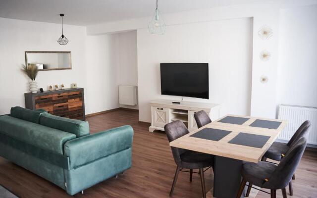 Modern 3 APT Near Old Town – 15 Min Walk