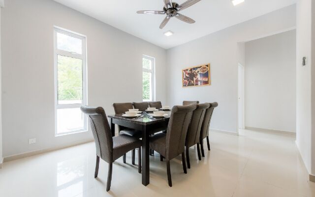 Shamrock Beach Villas