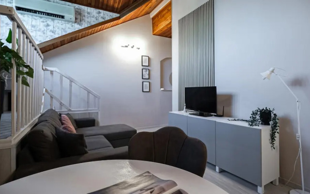 Rovani 14 in Monza With 1 Bedrooms and 1 Bathrooms