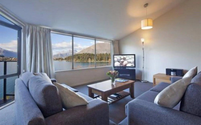 Spinnaker Bay Apartments