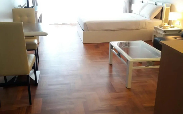 斯普林菲尔德海滩豪华公寓(Springfield Beach Deluxe Condo)