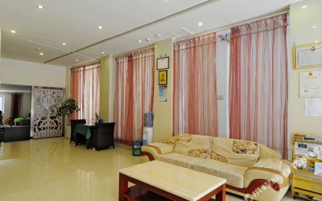 Thank Inn Chain Hotel Guizhou Kaili East Huancheng Road
