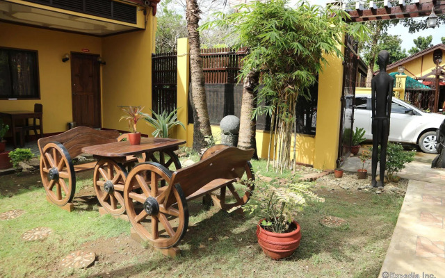 Tres Pension House