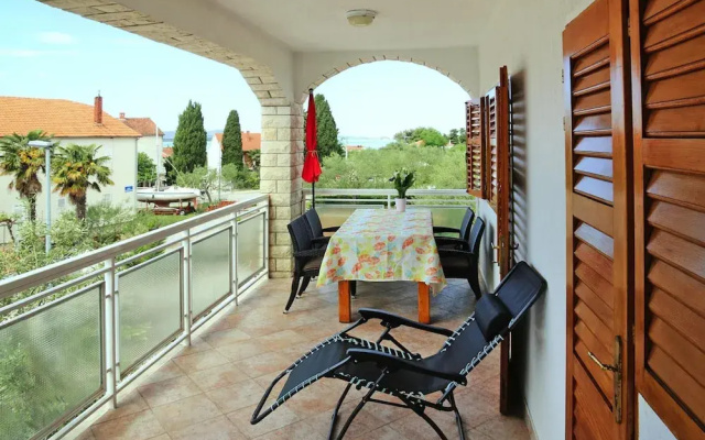 Sunny Terrace Apartment in Biograd