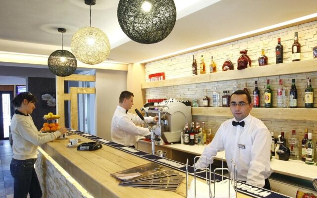 Ioana Hotels