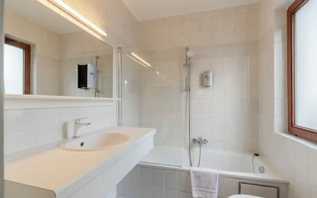 Room in Apartment - Sleep & Go Brussels South - Comfort Studio - Twin