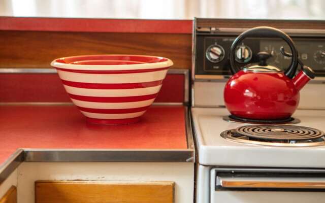 The Doctors Inn Lake Geneva Escape for 8!