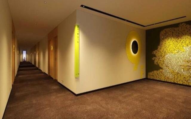 7 Days Inn Yunfu Luoding Central Branch