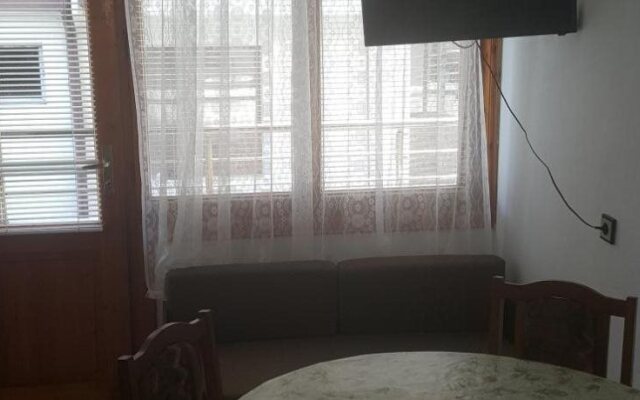 Keni Guest House
