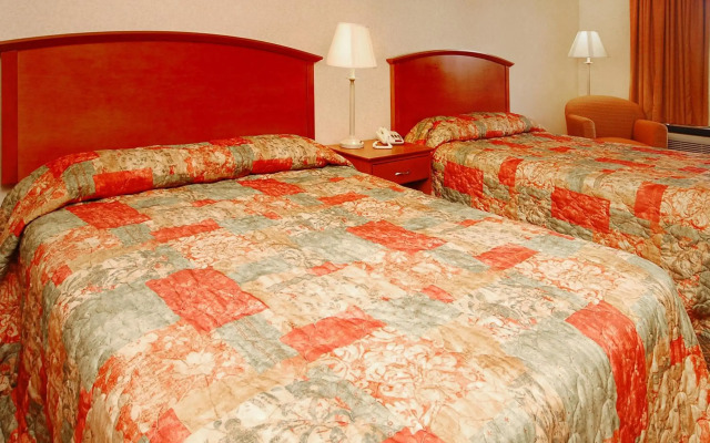 Econo Lodge North