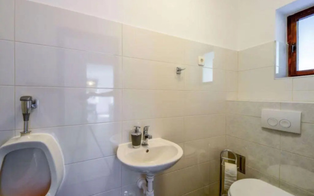 Jelena - INH 32595