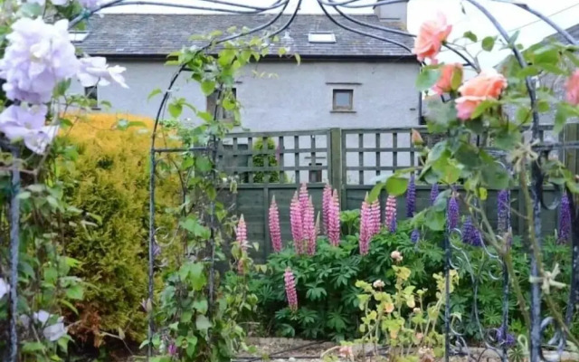 Greety Gate House