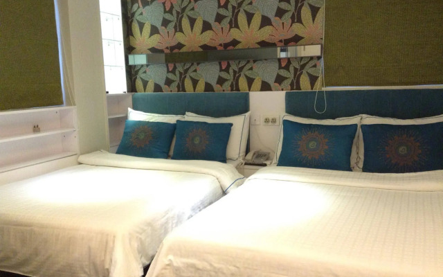 Seasons Hotel