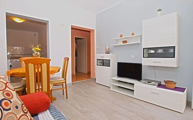 Apartment 1200