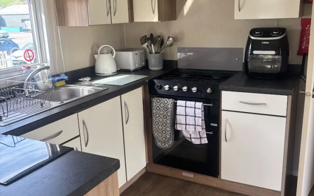 Newquay Bay - 3-bed Caravan - Sleeps 6