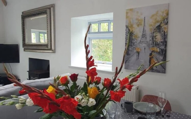 Remarkable Farmhouse House That Sleeps 11