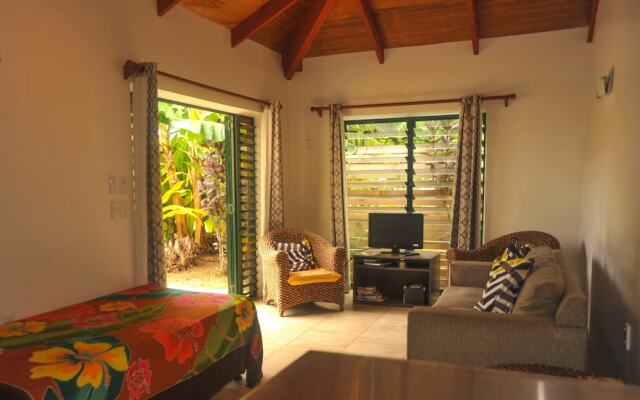 Dorothy's Muri Beach Bungalows