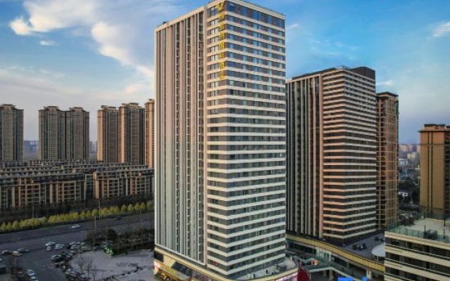 Vienna International Hotel (Zhengzhou Zhongyu Film Town Shangdu Road Branch) – Outside – Zhengzhou