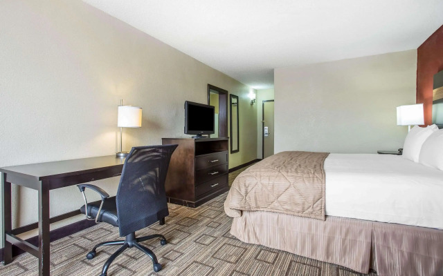 Clarion Hotel Fort Mill Near Amusement Park