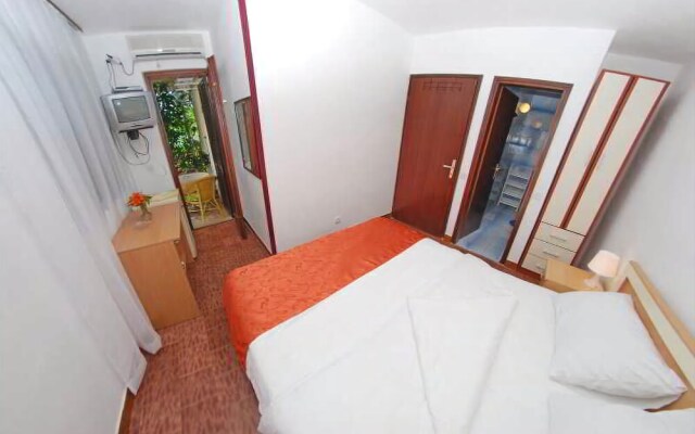 Elena Guest House