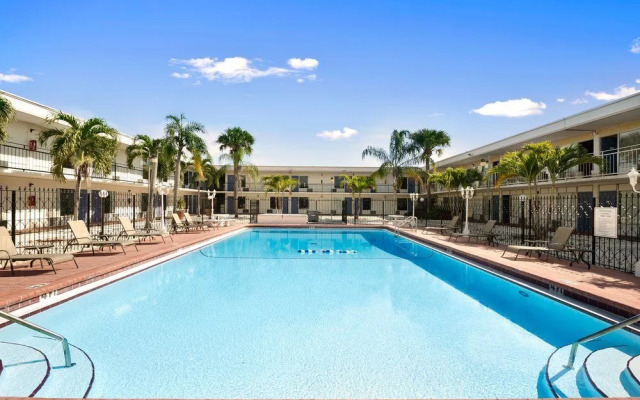 Days Inn by Wyndham St. Petersburg / Tampa Bay Area