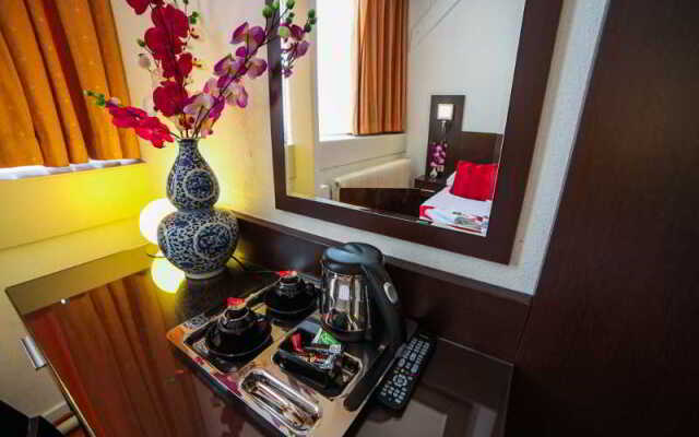 Hotel Falcon Plaza Centre