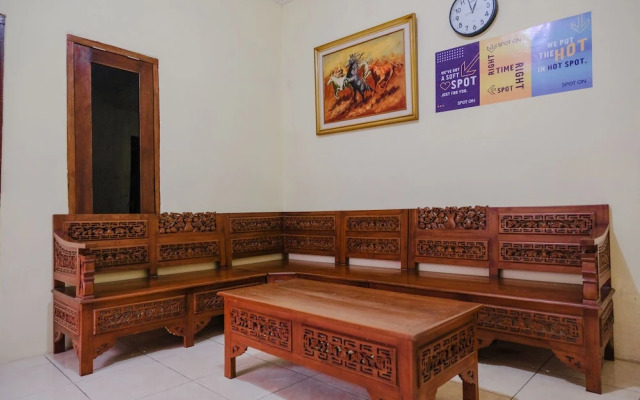 Spot On 2368 Dahlia Homestay Family Residence