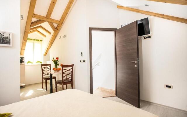 Apartments & Room Kartolina