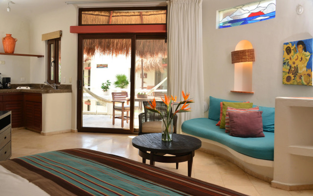 Playa Palms Beach Hotel