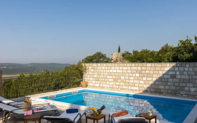 Villa Source with Private Pool