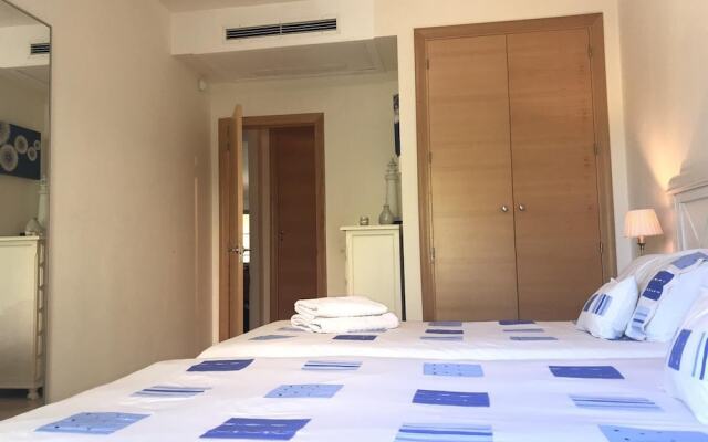 Apartment with Sea Views and Own Garden