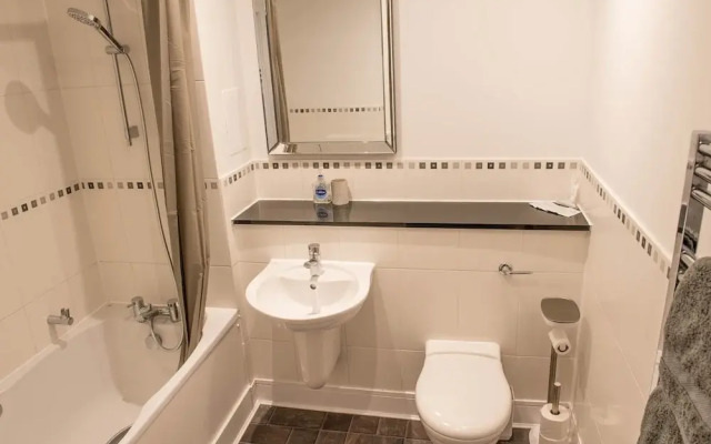 Toothbrush Apartments Waterfront - Adults Only
