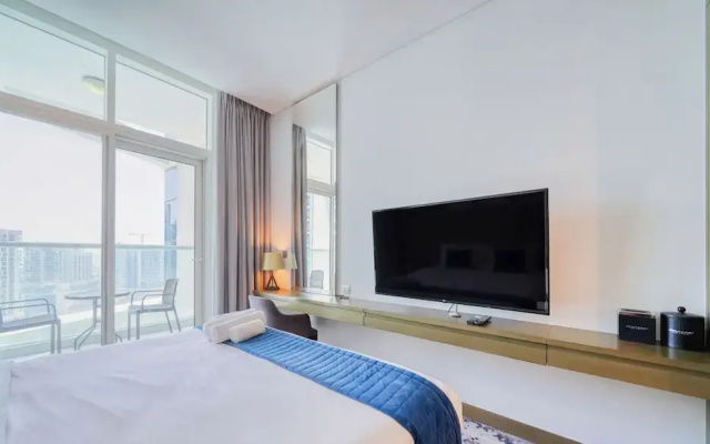 Sleek Studio in Privé with Stunning Canal View